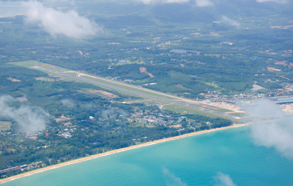 プーケット国際空港上空の写真