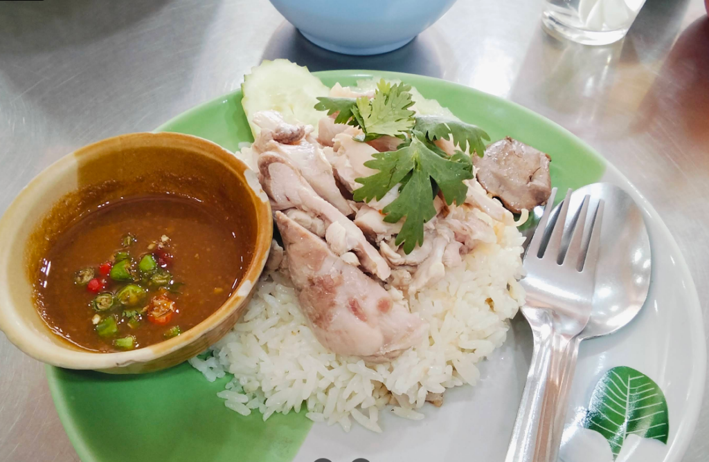 定番カオマンガイ