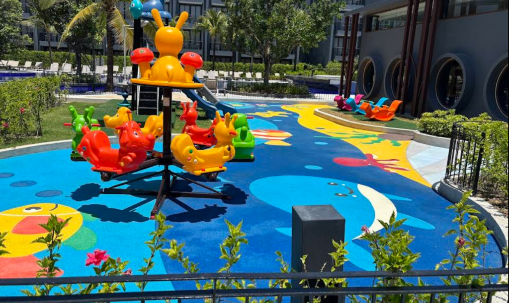 ファミリーにありがたい小さなお子様向けプールもあります