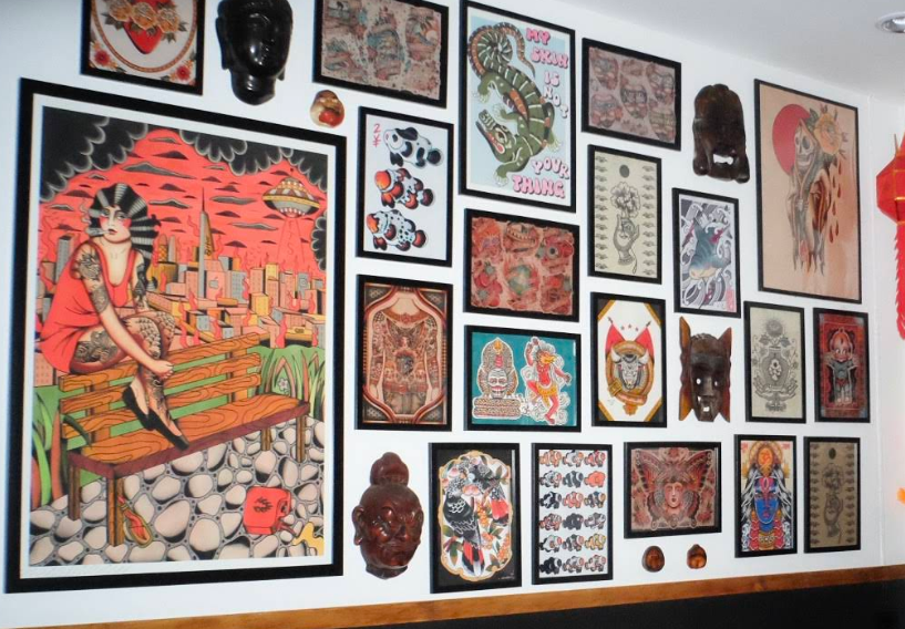 タトゥーショップも併設しています