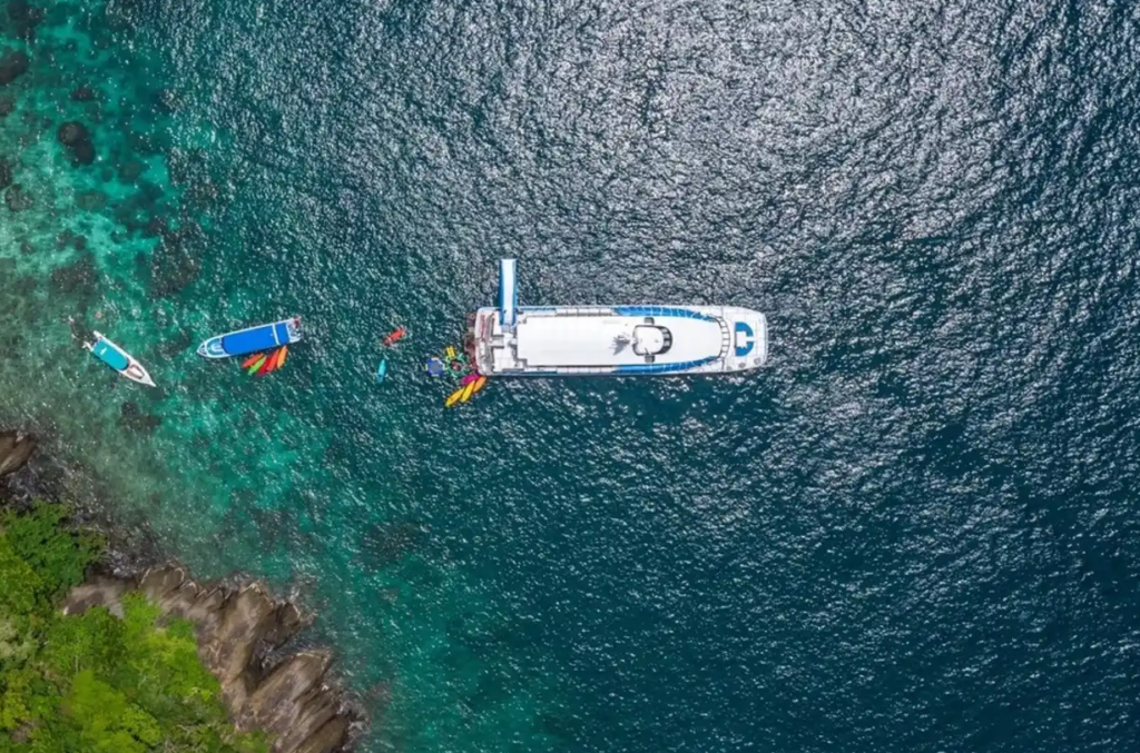 タイ・プーケット発の人気ダイビングエリア、ラチャヤイ島とラチャノイ島にて開催Poseidon Liveaboard（ポセイドン）ダイブクルーズ